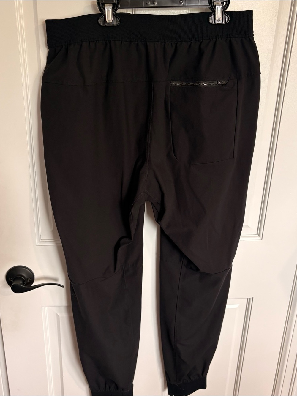 Lululemon Joggers Black Zipper back Pocket Drawstring Pockets Size Large - Picture 8 of 9